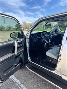 2015 Toyota 4Runner SR5 Premium   - Photo 17 - Albuquerque, NM 87106