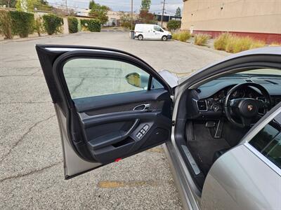 2011 Porsche Panamera S   - Photo 9 - La Crescenta, CA 91214