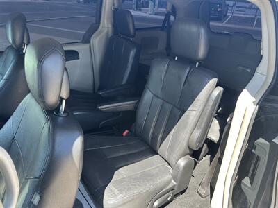 2011 Chrysler Town & Country Touring   - Photo 6 - Phoenix, AZ 85015