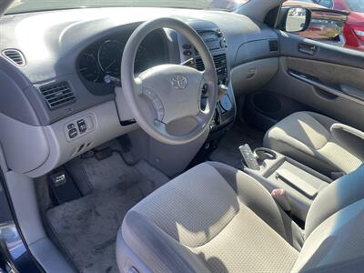 2010 Toyota Sienna   - Photo 7 - Tracy, CA 95376