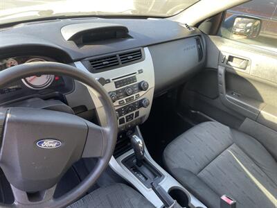 2010 Ford Focus SE   - Photo 8 - Tracy, CA 95376