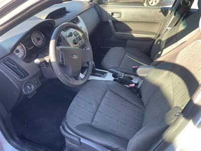 2010 Ford Focus SE   - Photo 6 - Tracy, CA 95376