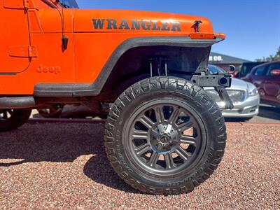 1993 Jeep Wrangler Base 2dr 4WD SUV   - Photo 2 - Sierra Vista, AZ 85635