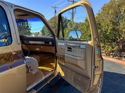 1987 Chevrolet Suburban 1/2 Ton 4x4   - Photo 19 - Sierra Vista, AZ 85635