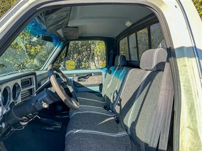 1985 Chevrolet C/K 10 Series K10 Silverado   - Photo 11 - Sierra Vista, AZ 85635