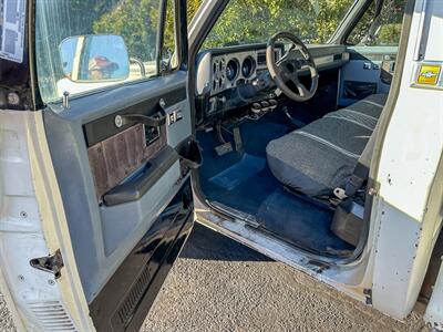 1985 Chevrolet C/K 10 Series K10 Silverado   - Photo 9 - Sierra Vista, AZ 85635