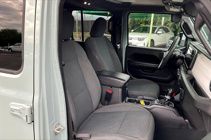 2024 Jeep Wrangler Sport - Photo 7 - Ponce, AL 00717