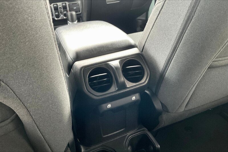 2024 Jeep Wrangler Sport - Photo 33 - Ponce, AL 00717