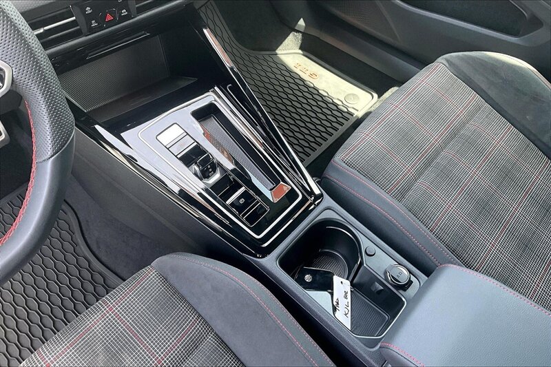 2024 Volkswagen Golf GTI S - Photo 17 - Ponce, AL 00717