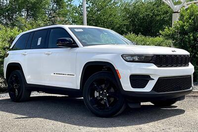 2023 Jeep Grand Cherokee Laredo SUV