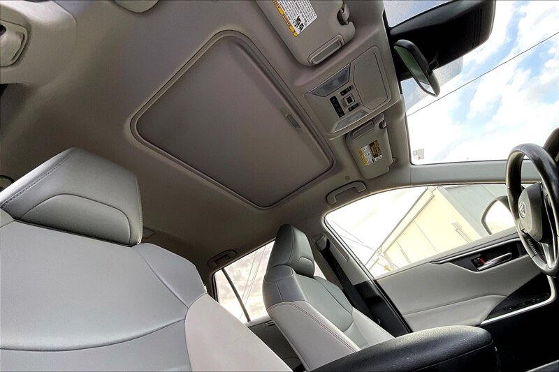 2023 Toyota RAV4 XLE Premium - Photo 21 - Ponce, AL 00717
