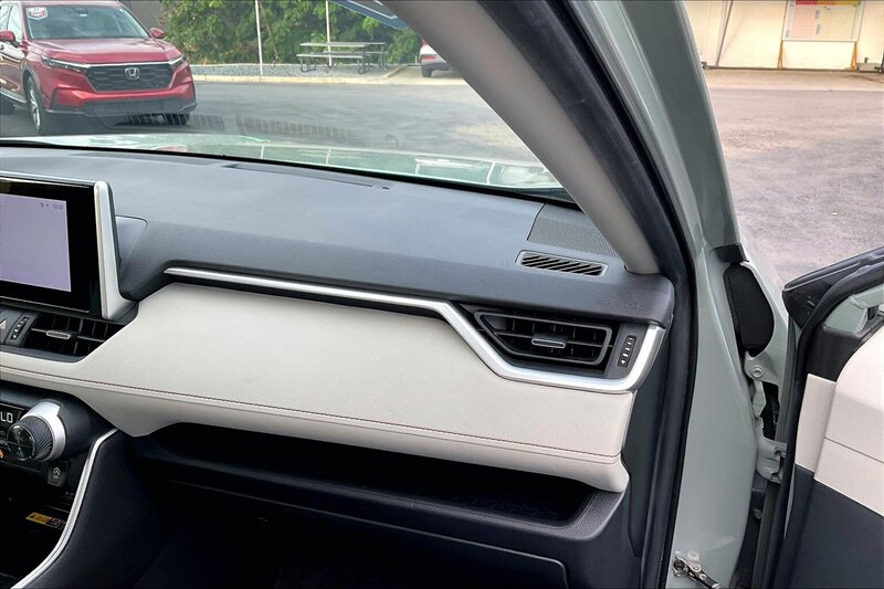 2023 Toyota RAV4 XLE Premium - Photo 15 - Ponce, AL 00717