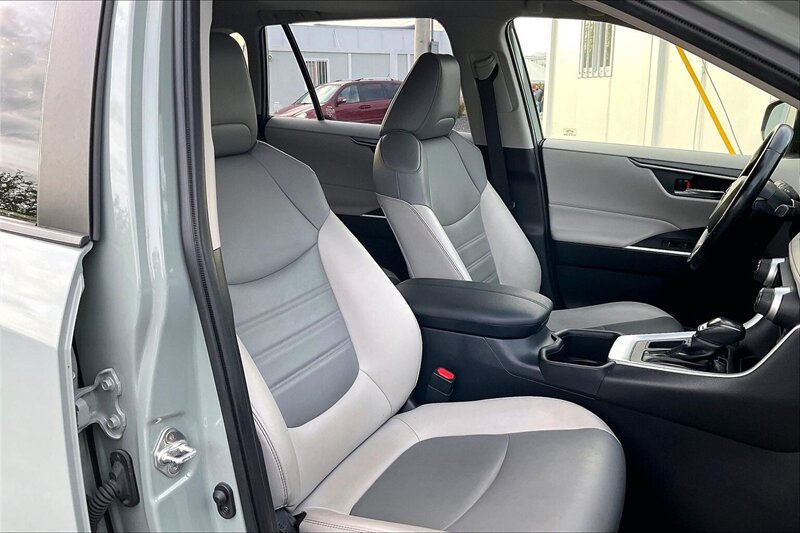 2023 Toyota RAV4 XLE Premium - Photo 7 - Ponce, AL 00717