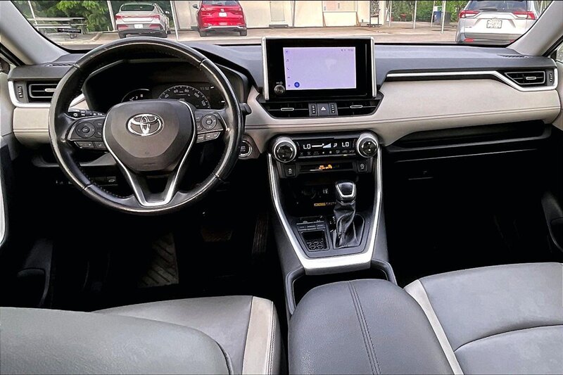 2023 Toyota RAV4 XLE Premium - Photo 14 - Ponce, AL 00717