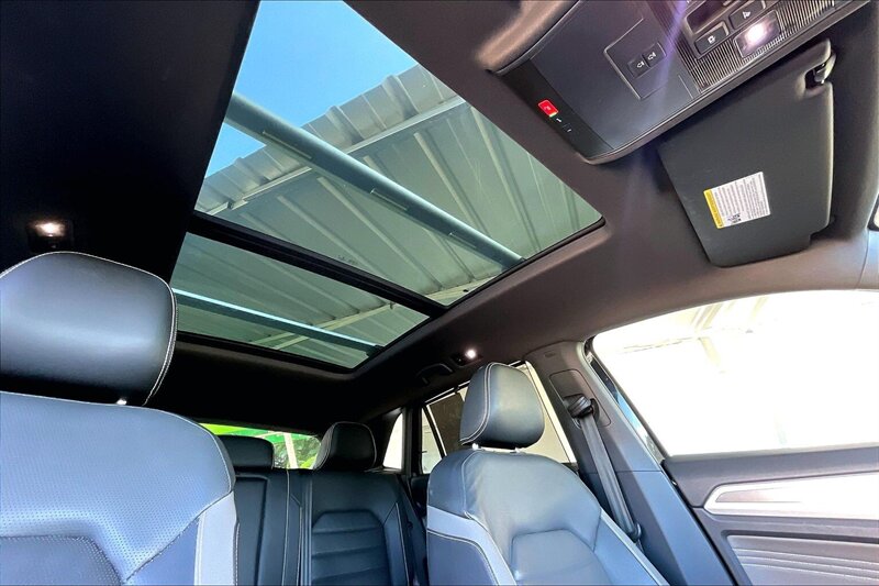 2023 Volkswagen Atlas Cross Sport V6 SEL Premium R-Line 4Mo - Photo 21 - Ponce, AL 00717