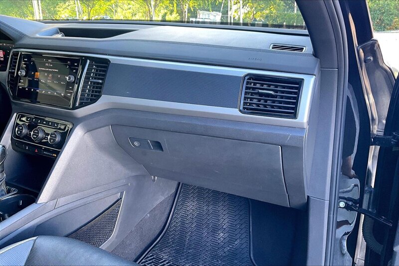 2023 Volkswagen Atlas Cross Sport V6 SEL Premium R-Line 4Mo - Photo 15 - Ponce, AL 00717