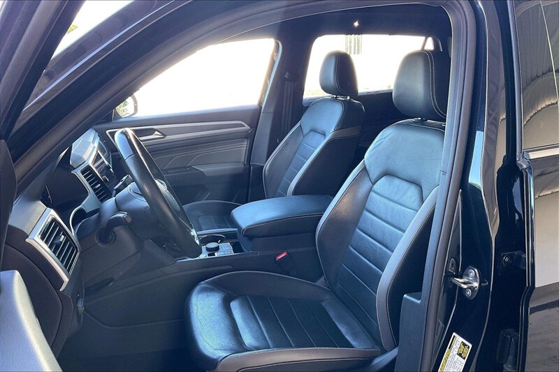 2023 Volkswagen Atlas Cross Sport V6 SEL Premium R-Line 4Mo - Photo 24 - Ponce, AL 00717