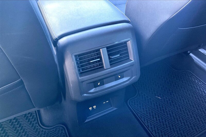 2023 Volkswagen Atlas Cross Sport V6 SEL Premium R-Line 4Mo - Photo 32 - Ponce, AL 00717