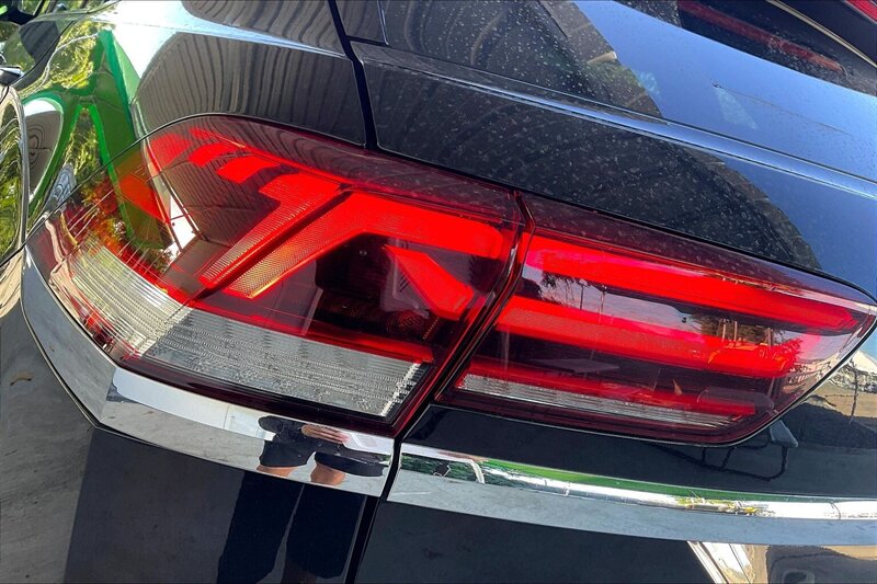 2023 Volkswagen Atlas Cross Sport V6 SEL Premium R-Line 4Mo - Photo 28 - Ponce, AL 00717