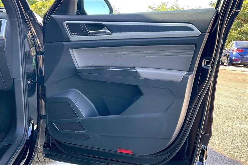 2023 Volkswagen Atlas Cross Sport V6 SEL Premium R-Line 4Mo - Photo 23 - Ponce, AL 00717