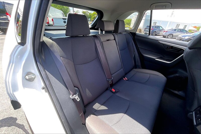 2025 Toyota RAV4 LE - Photo 27 - Ponce, AL 00717