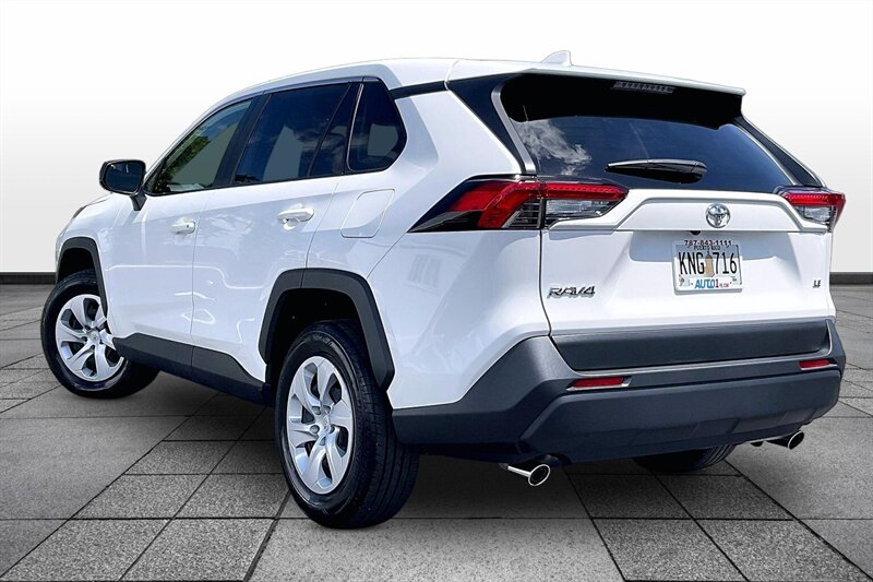 2025 Toyota RAV4 LE - Photo 12 - Ponce, AL 00717