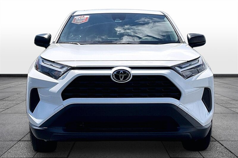 2025 Toyota RAV4 LE - Photo 3 - Ponce, AL 00717