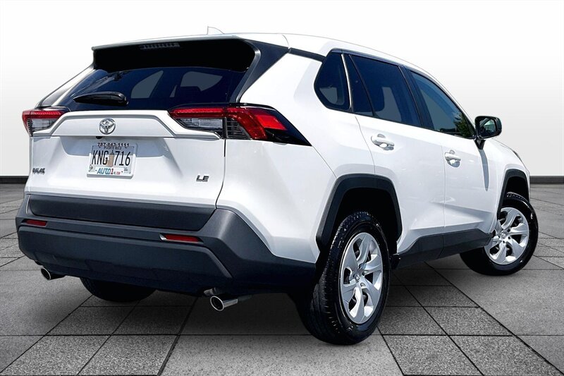 2025 Toyota RAV4 LE - Photo 13 - Ponce, AL 00717