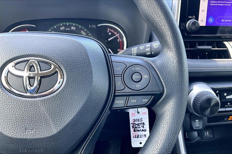 2025 Toyota RAV4 LE - Photo 19 - Ponce, AL 00717