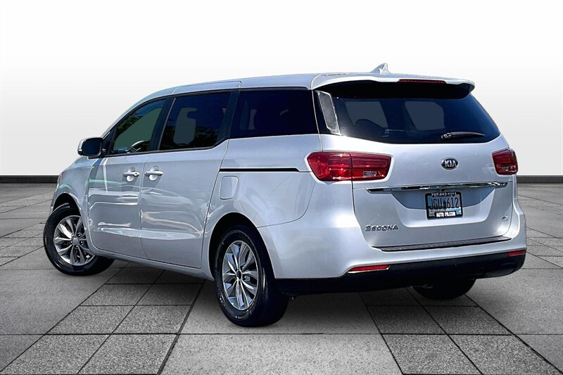 2020 Kia Sedona LX - Photo 11 - Ponce, AL 00717