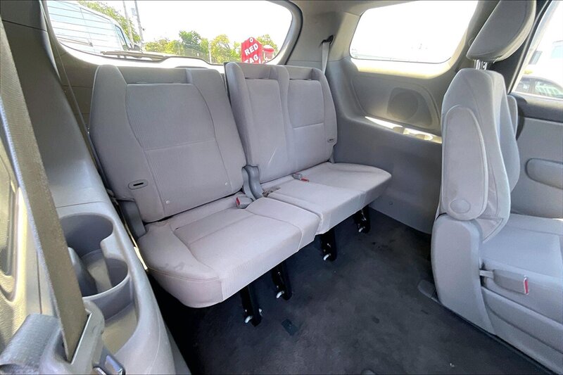 2020 Kia Sedona LX - Photo 27 - Ponce, AL 00717