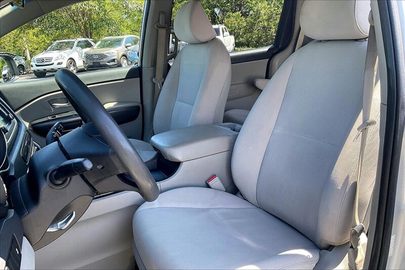 2020 Kia Sedona LX - Photo 24 - Ponce, AL 00717
