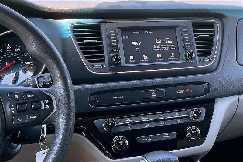 2020 Kia Sedona LX - Photo 6 - Ponce, AL 00717