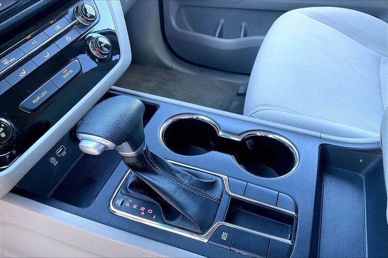 2020 Kia Sedona LX - Photo 16 - Ponce, AL 00717