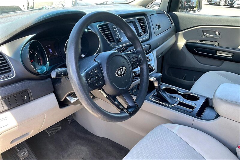2020 Kia Sedona LX - Photo 13 - Ponce, AL 00717