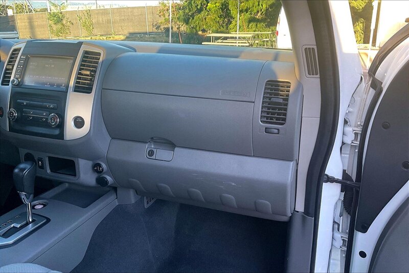 2021 Nissan Frontier SV - Photo 17 - Ponce, AL 00717