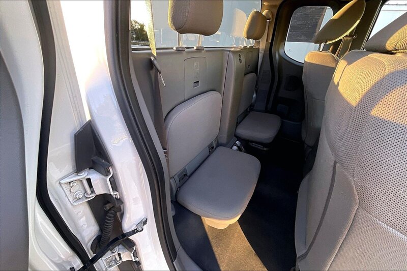 2021 Nissan Frontier SV - Photo 28 - Ponce, AL 00717