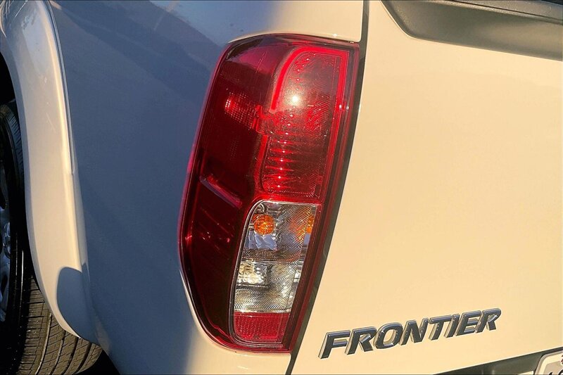 2021 Nissan Frontier SV - Photo 30 - Ponce, AL 00717