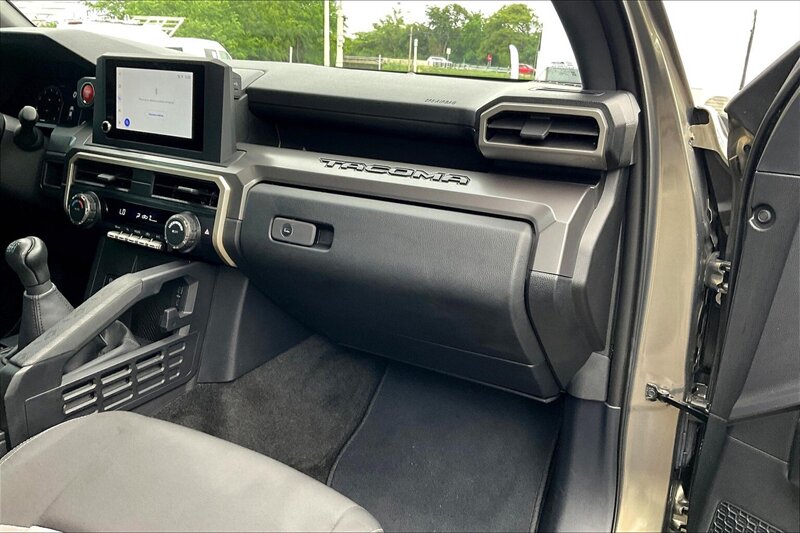 2024 Toyota Tacoma TRD Sport - Photo 17 - Ponce, AL 00717