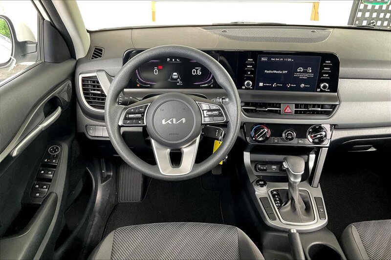2024 Kia Seltos LX - Photo 5 - Ponce, AL 00717