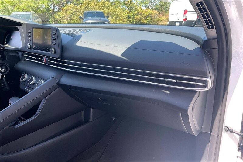 2025 Hyundai ELANTRA SE - Photo 15 - Ponce, AL 00717