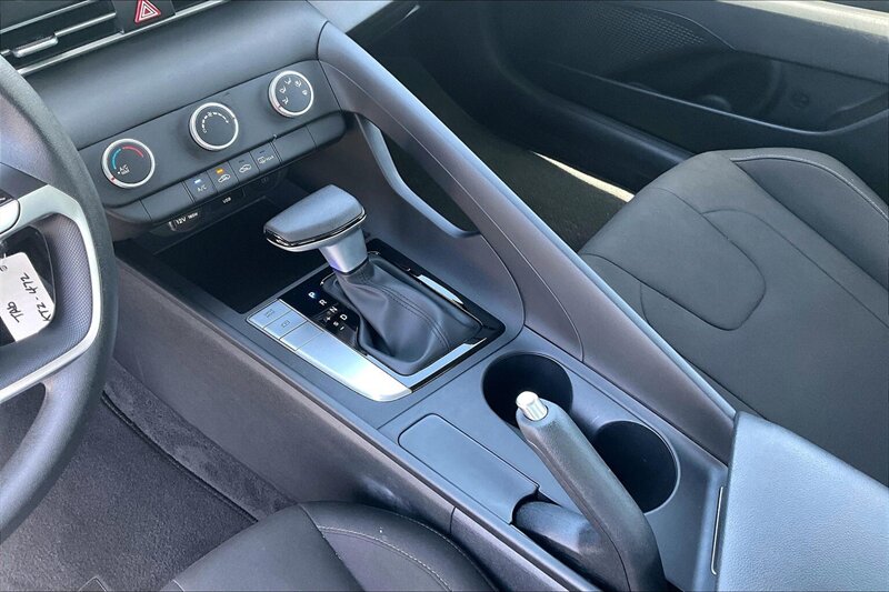 2025 Hyundai ELANTRA SE - Photo 16 - Ponce, AL 00717