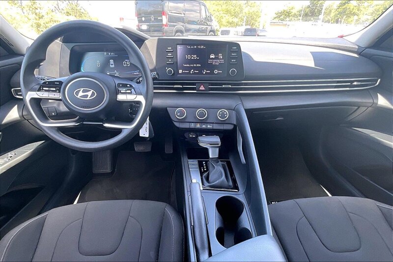 2025 Hyundai ELANTRA SE - Photo 14 - Ponce, AL 00717
