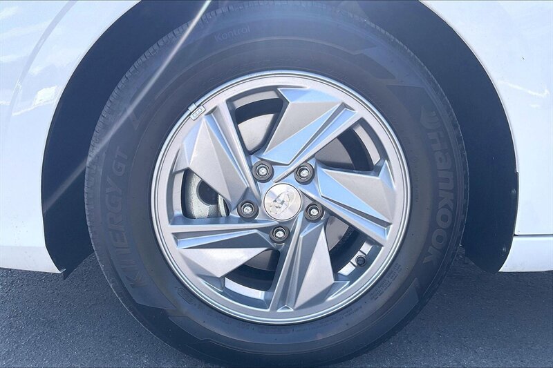 2025 Hyundai ELANTRA SE - Photo 8 - Ponce, AL 00717