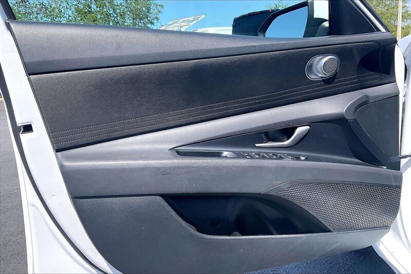 2025 Hyundai ELANTRA SE - Photo 22 - Ponce, AL 00717