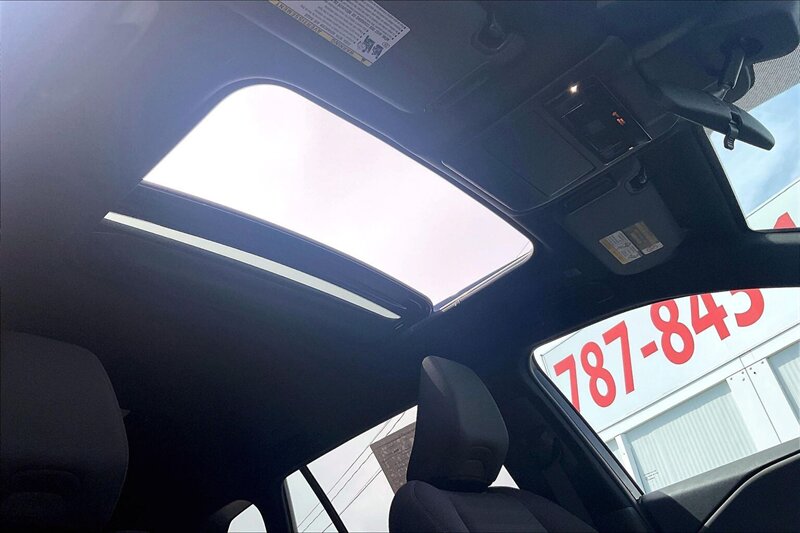 2026 Toyota RAV4 SE - Photo 22 - Ponce, AL 00717