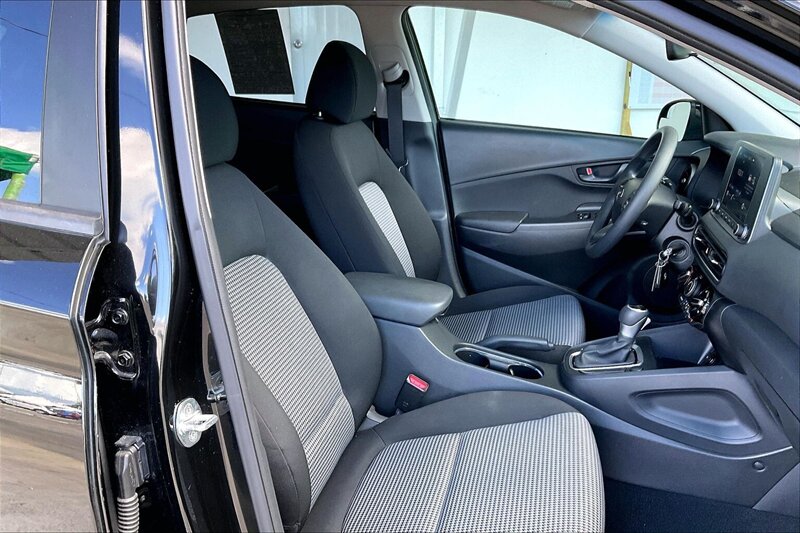 2022 Hyundai KONA SE - Photo 7 - Ponce, AL 00717