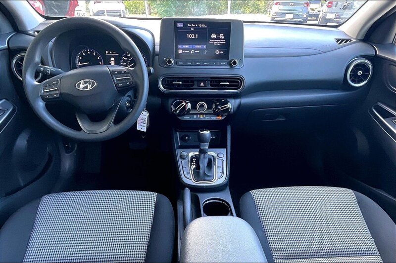2022 Hyundai KONA SE - Photo 14 - Ponce, AL 00717