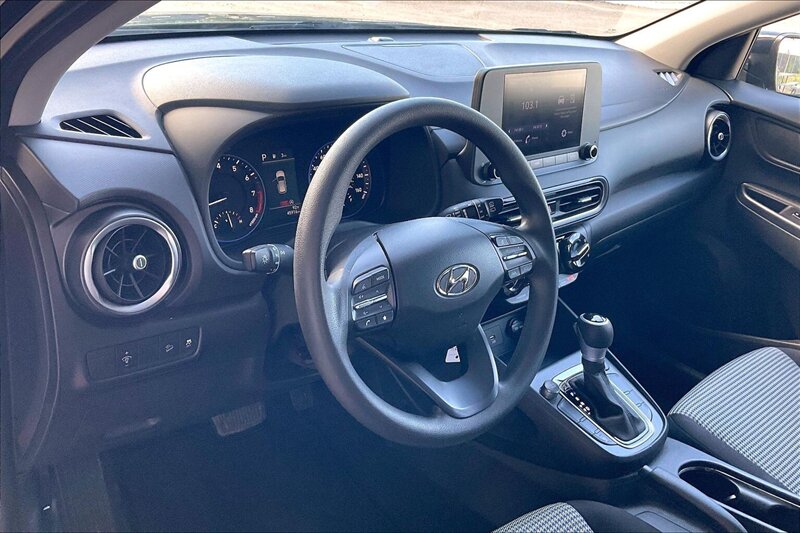 2022 Hyundai KONA SE - Photo 13 - Ponce, AL 00717