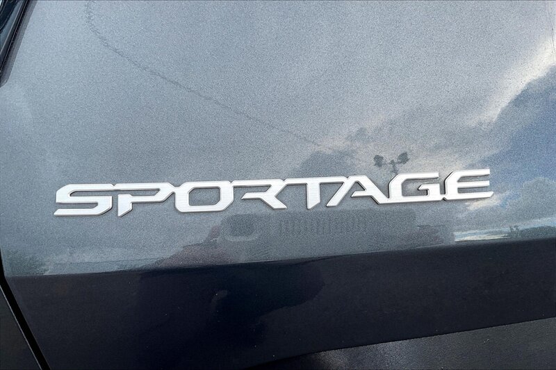 2025 Kia Sportage LX   - Photo 8 - Ponce, AL 00717